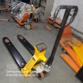 Hand Operated Heavy Duty Pallet Truck with Weighing Scale, Capacity: 2000 kg, For Material Handling
