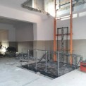 HK Goods Handling Lift, 2 ton