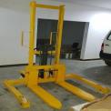 Mild Steel 1500kg Straddle Leg Stacker