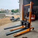 Mild Steel Mini Manual stacker, For Material Handling