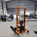 Mild Steel Mini Manual stacker, For Material Handling