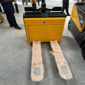 OM TLX 20 - 2.0 Ton Battery Operated Pallet Truck, For Material Handling