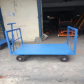 PLATEFORM TRUCK WITH TWO SIDE SUPPORT
